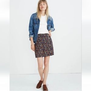 Madewell Side-Button Ditsy Floral Mini‎ Skirt in Garden Party Size 2